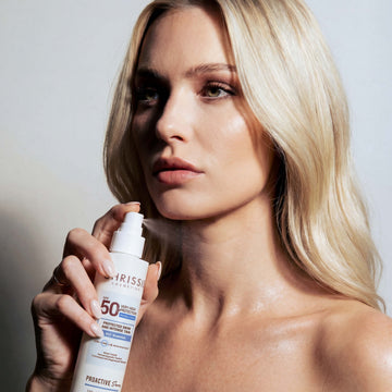 SPF50+ Very High Protection Invisible Spray - protezione solare corpo Chrissie Cosmetics dettaglio ambientato